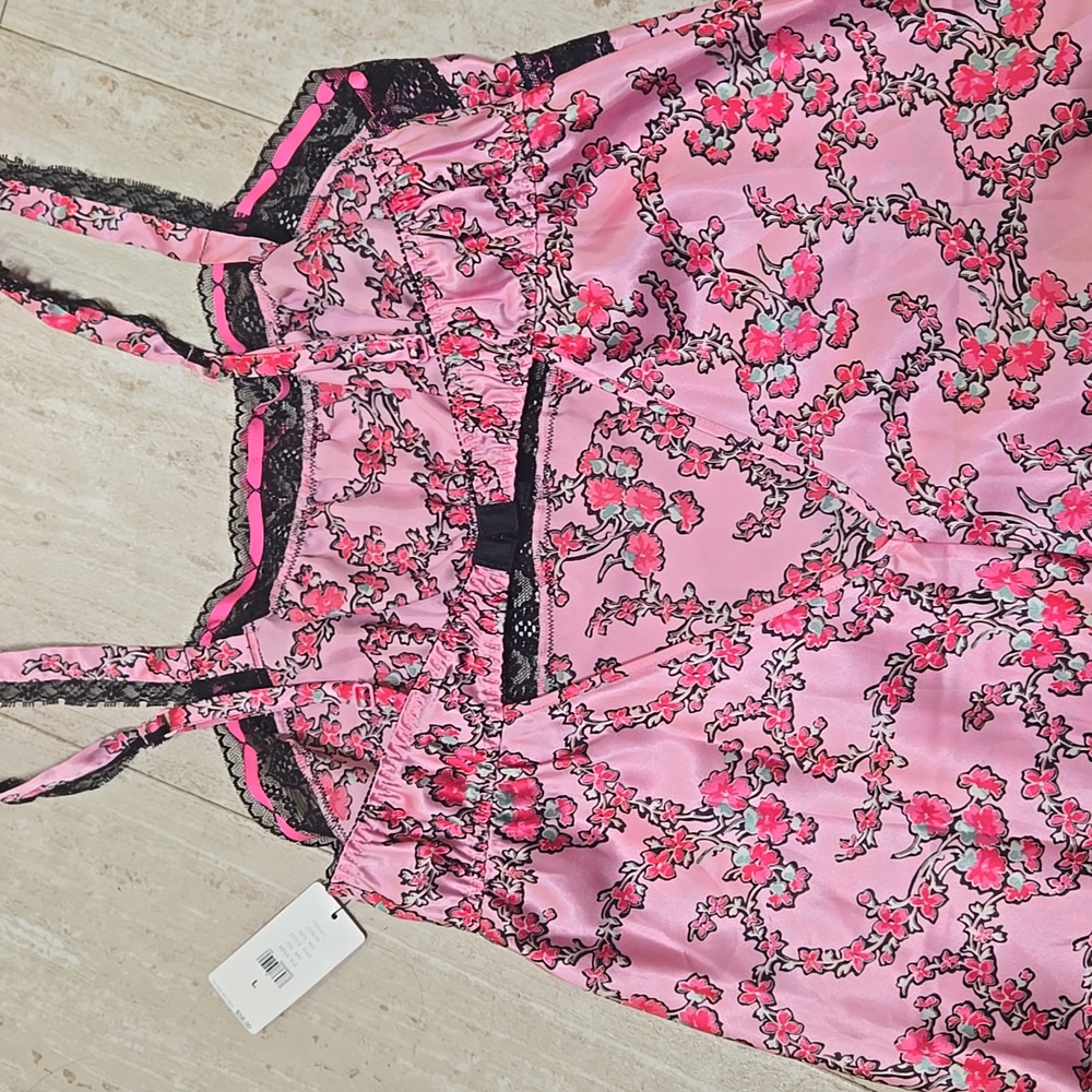 NWT Betsey Johnson Intimates Unique & Elegant Pink Floral/Black Lace Nightie - Picture 11 of 11